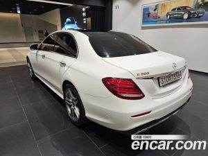 Mercedes-Benz E-Class E300 4MATIC AMG Line 2020 года из Южной Кореи