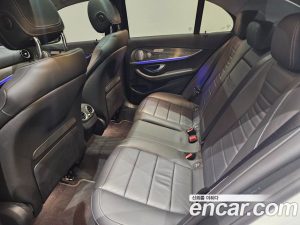 Mercedes-Benz E-Class E300 4MATIC AMG Line 2020 года из Южной Кореи