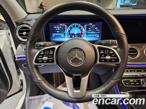 Mercedes-Benz E-Class E300 4MATIC AMG Line 2020 года из Южной Кореи
