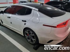 Kia Stinger 3.3 Turbo AWD 2020 года из Южной Кореи