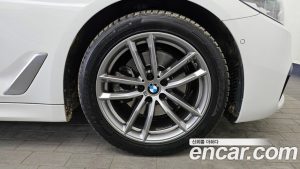 BMW 5-Series 520i M Sport 2020 года из Южной Кореи