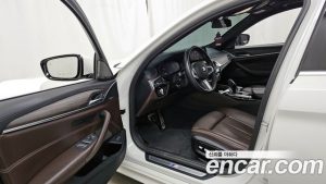 BMW 5-Series 520i M Sport 2020 года из Южной Кореи