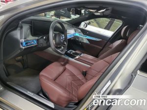 BMW i7 xDrive 60 Design Pure Excellence 2023 года из Южной Кореи