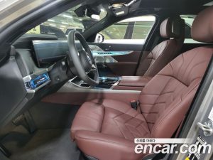 BMW i7 xDrive 60 Design Pure Excellence 2023 года из Южной Кореи