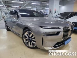 BMW i7 xDrive 60 Design Pure Excellence 2023 года из Южной Кореи
