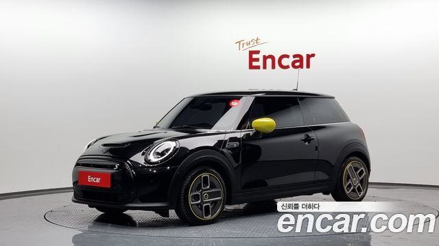 Mini Cooper SE ELECTRIC 2024 года из Кореи