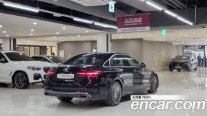 Mercedes-Benz C-Class C300 4MATIC AMG Line 2023 года из Южной Кореи