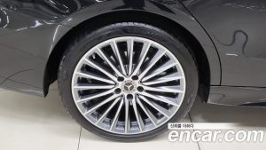 Mercedes-Benz C-Class C300 4MATIC AMG Line 2023 года из Южной Кореи