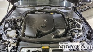 Mercedes-Benz C-Class C300 4MATIC AMG Line 2023 года из Южной Кореи