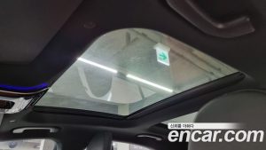 Mercedes-Benz C-Class C300 4MATIC AMG Line 2023 года из Южной Кореи