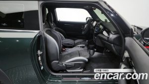 Mini Cooper JCW 2023 года из Южной Кореи