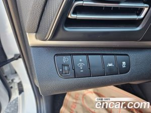 Hyundai AVANTE 1.6 2020 года из Южной Кореи