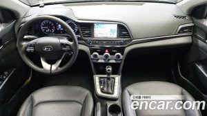Hyundai AVANTE 1.6 2020 года из Южной Кореи