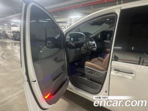 Hyundai Staria Lounge 9-Seater 2024 года из Южной Кореи