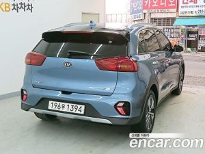 Kia Niro 1.6 HEV 2020 года из Южной Кореи
