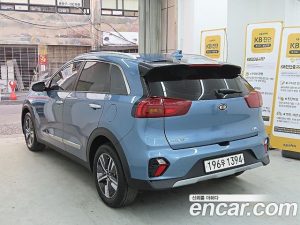 Kia Niro 1.6 HEV 2020 года из Южной Кореи