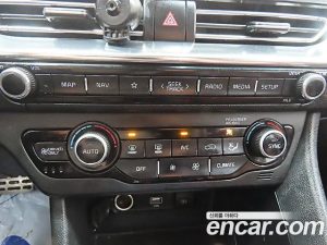 Kia Niro 1.6 HEV 2020 года из Южной Кореи