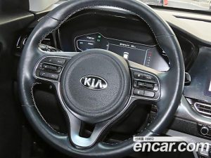 Kia Niro 1.6 HEV 2020 года из Южной Кореи
