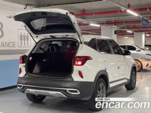 Kia Seltos Бензин 1.6 Turbo 2WD 2022 года из Южной Кореи