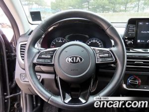 Kia Seltos Бензин 1.6 Turbo 2WD 2020 года из Южной Кореи