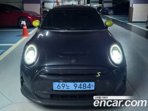 Mini Cooper SE ELECTRIC 2024 года из Южной Кореи
