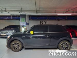Mini Cooper SE ELECTRIC 2024 года из Южной Кореи