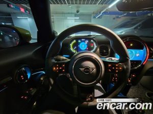 Mini Cooper SE ELECTRIC 2024 года из Южной Кореи