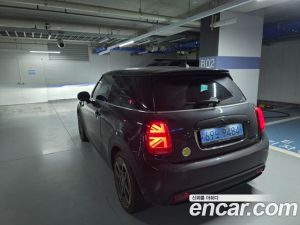 Mini Cooper SE ELECTRIC 2024 года из Южной Кореи