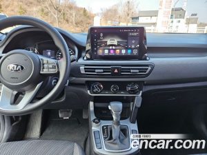 Kia Seltos Дизель 1.6 2WD 2020 года из Южной Кореи