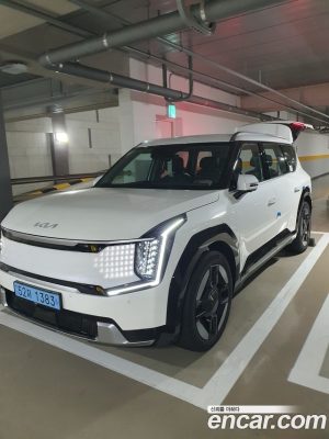 Kia EV9 Earth 4WD 2024 года из Южной Кореи