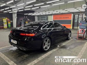Mercedes-Benz E-Class E220d Coupe 2020 года из Южной Кореи