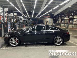 Mercedes-Benz E-Class E220d Coupe 2020 года из Южной Кореи