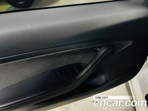 Tesla Model 3 Standard RANGE Plus 2021 года из Южной Кореи