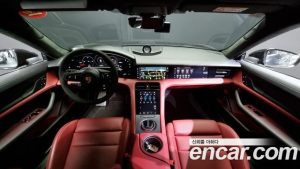 Porsche Taycan Turbo CROSS TURISMO 2022 года из Южной Кореи