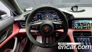 Porsche Taycan Turbo CROSS TURISMO 2022 года из Южной Кореи
