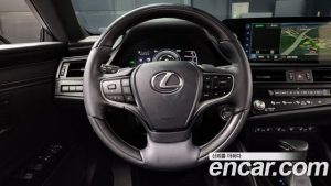 Lexus ES Luxury Plus 2023 года из Южной Кореи
