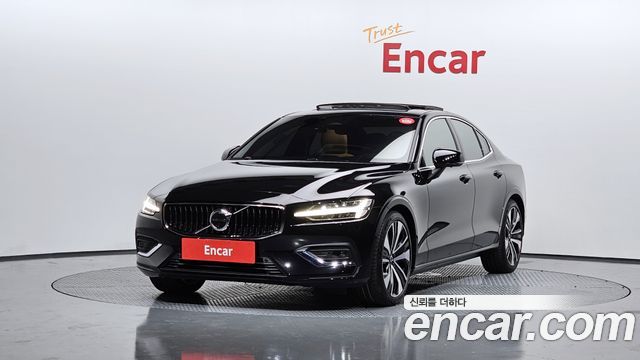 Volvo S60 B5 ULTIMATE Bright 2023 года из Кореи