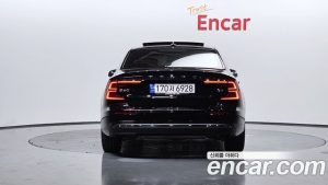Volvo S60 B5 ULTIMATE Bright 2023 года из Южной Кореи