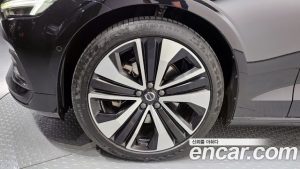 Volvo S60 B5 ULTIMATE Bright 2023 года из Южной Кореи