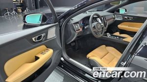 Volvo S60 B5 ULTIMATE Bright 2023 года из Южной Кореи