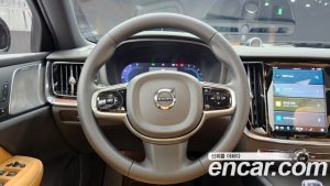 Volvo S60 B5 ULTIMATE Bright 2023 года из Южной Кореи