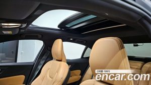 Volvo S60 B5 ULTIMATE Bright 2023 года из Южной Кореи