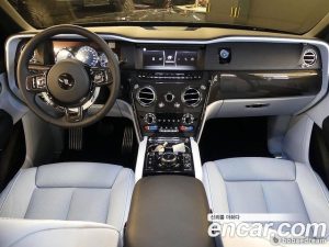 Rolls-Royce Cullinan 6.7 V12 Black Badge 2023 года из Южной Кореи