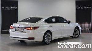 Lexus ES Luxury Plus 2025 года из Южной Кореи