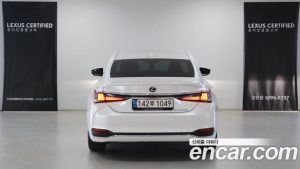 Lexus ES Luxury Plus 2025 года из Южной Кореи