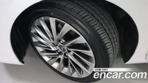 Lexus ES Luxury Plus 2025 года из Южной Кореи