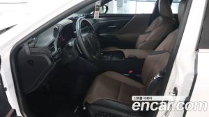 Lexus ES Luxury Plus 2025 года из Южной Кореи