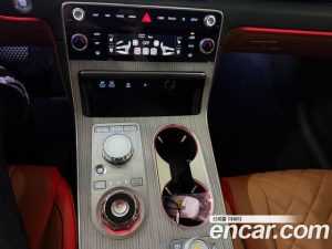 Genesis GV80 2.5T Бензин AWD 2024 года из Южной Кореи