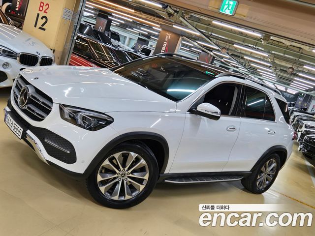 Mercedes-Benz GLE-Class GLE300d 4MATIC 2023 года из Кореи