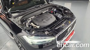 Volvo XC60 B5 ULTIMATE Bright 2023 года из Южной Кореи